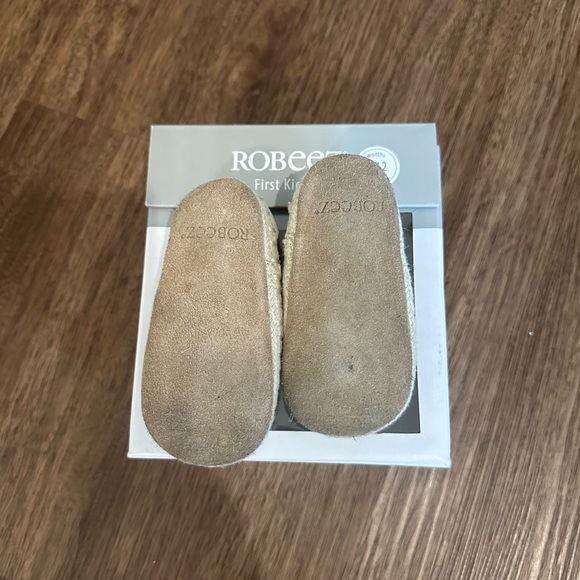 Robeez size 9-12 month girls - Picture 4 of 4